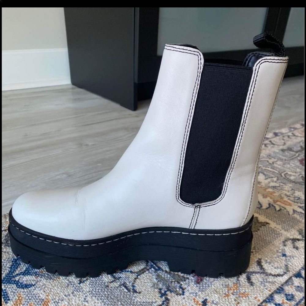 Women’s 8.5 Marc fisher White Platform Boots - Picture 5 of 10